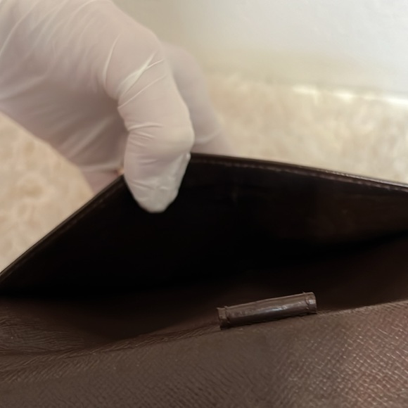 Authentic Louis Vuitton Damier Ebene International Wallet w/ Strap and D… - Picture 14 of 17